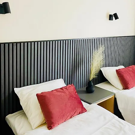 Vesiroos Hotel Parnawa