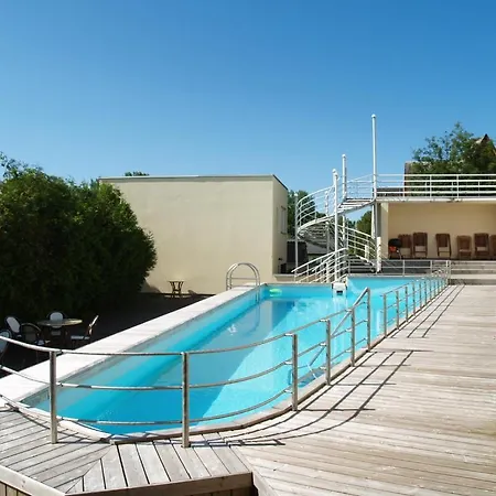 Hotel Vesiroos Parnawa