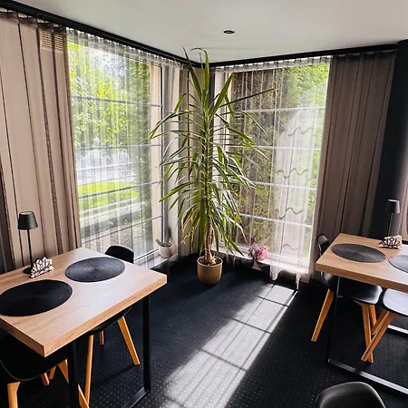 Hotel Vesiroos Parnawa